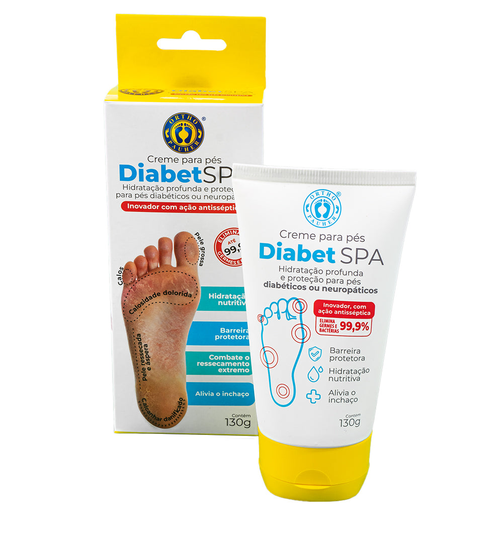 A imagem mostra o creme para pés DiabetSpa na frente e logo atrás do creme mostra a sua embalagem e mostrando as suas informações técnicas.