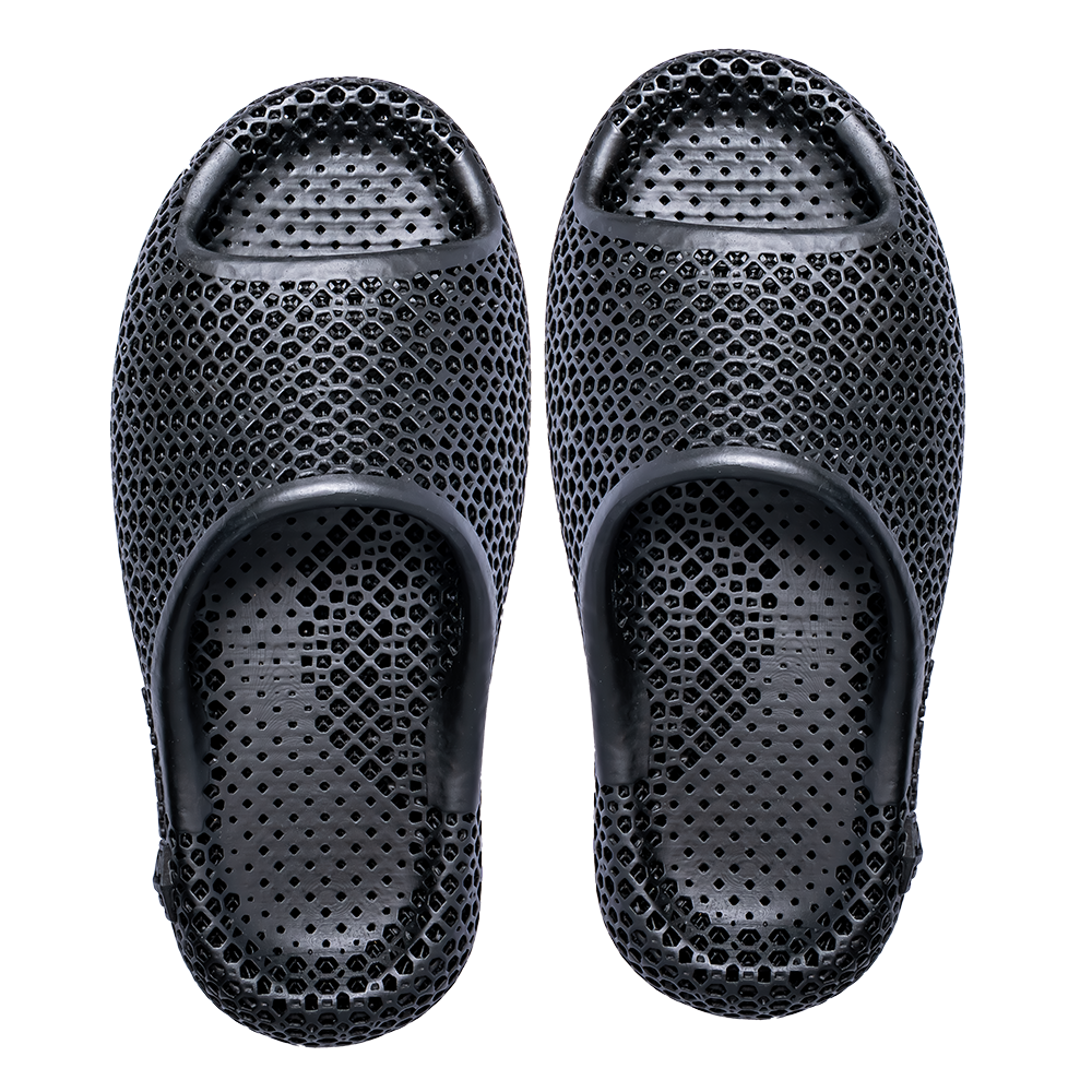 Par da sandália ortopédica Nuvem3D, exibindo sua estrutura em treliça tridimensional feita por impressão 3D, com base extra larga e filamentos flexíveis que garantem absorção de impacto e conforto.