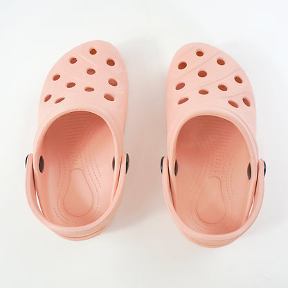 Sandália infantil super leve e macia, com design interno plano para uso com calha AFO, disponível em cores alegres.